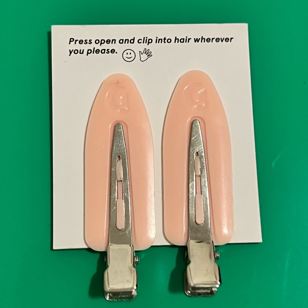 GLOSSIER BNWT SOLD OUT/LIMITED EDITION HAIR CLIPS IN PINK - will not be back!